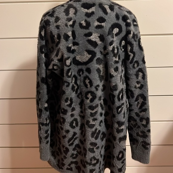 Leopard Cardigan - Picture 3 of 4